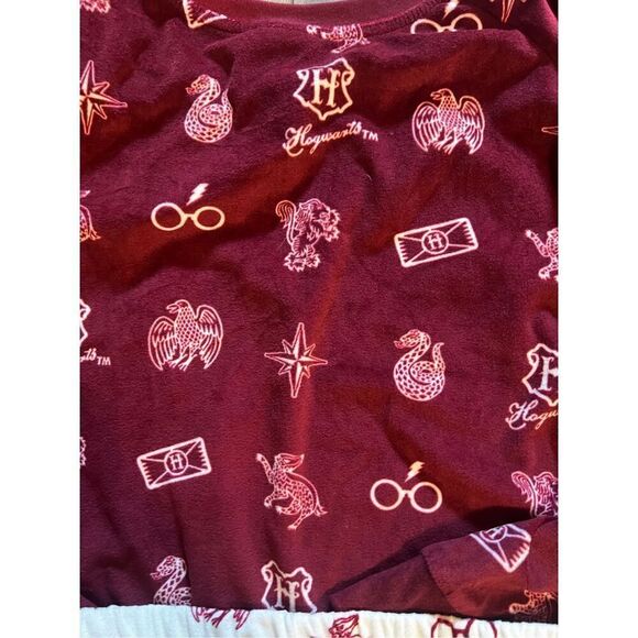 Harry Potter Women’s Size XL Pajama Set Red White Allover Print Velour 2 Piece - Picture 6 of 11